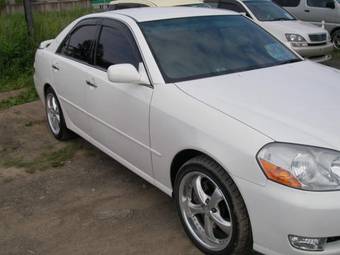 2002 Toyota Mark II Photos