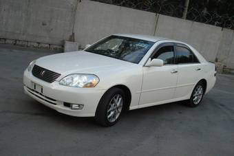 2002 Toyota Mark II Photos