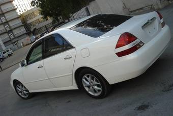 2002 Toyota Mark II Photos