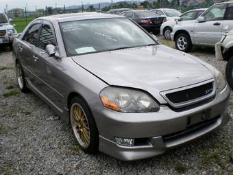 2002 Toyota Mark II Photos