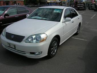 2002 Toyota Mark II Photos