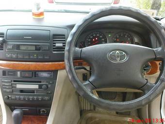 2002 Toyota Mark II Photos