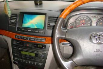 2002 Toyota Mark II Photos