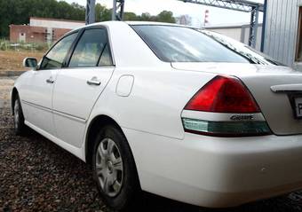 2002 Toyota Mark II Photos