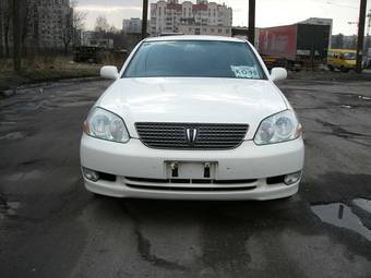 2002 Toyota Mark II Photos
