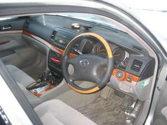 2003 Toyota Mark II Photos