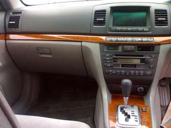 2003 Toyota Mark II Pictures