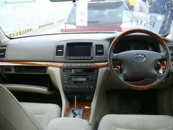2003 Toyota Mark II Photos