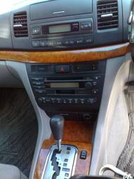 2003 Toyota Mark II Photos