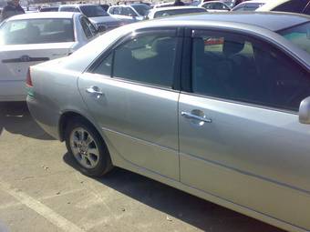 2003 Toyota Mark II Photos