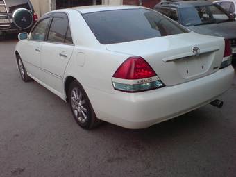 2003 Toyota Mark II Photos