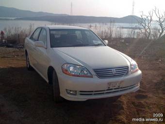 2003 Toyota Mark II Photos