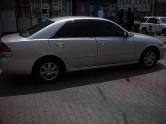 2003 Toyota Mark II Pictures