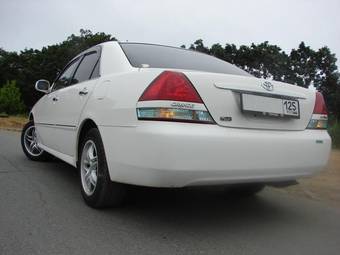 2003 Toyota Mark II Photos