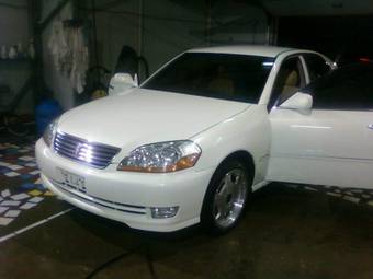 2003 Toyota Mark II Photos