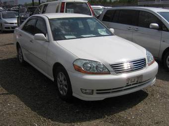 2003 Toyota Mark II Photos