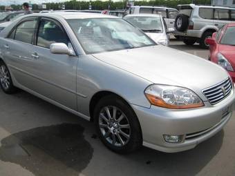 2003 Toyota Mark II Photos