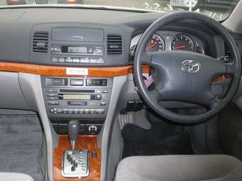 2004 Toyota Mark II Pictures