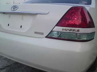 2004 Toyota Mark II Photos