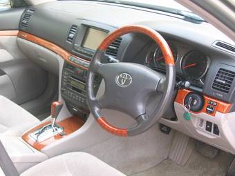 2004 Toyota Mark II Photos