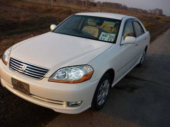 2004 Toyota Mark II Photos