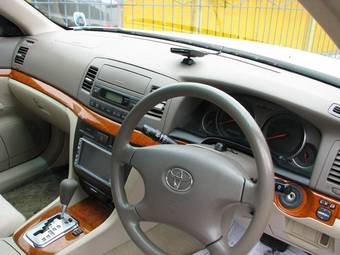 2004 Toyota Mark II Images