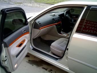 2004 Toyota Mark II Photos