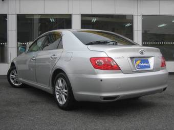 2005 Toyota Mark II Pictures