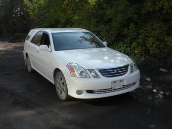 2002 Toyota Mark II Wagon Blit Photos