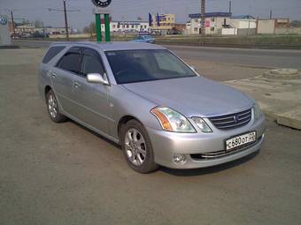 2002 Toyota Mark II Wagon Blit Photos