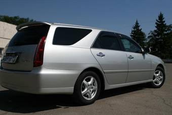 2002 Toyota Mark II Wagon Blit Photos