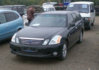 2002 Toyota Mark II Wagon Blit Photos