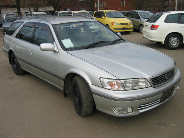 1999 Toyota Mark II Wagon Qualis Photos