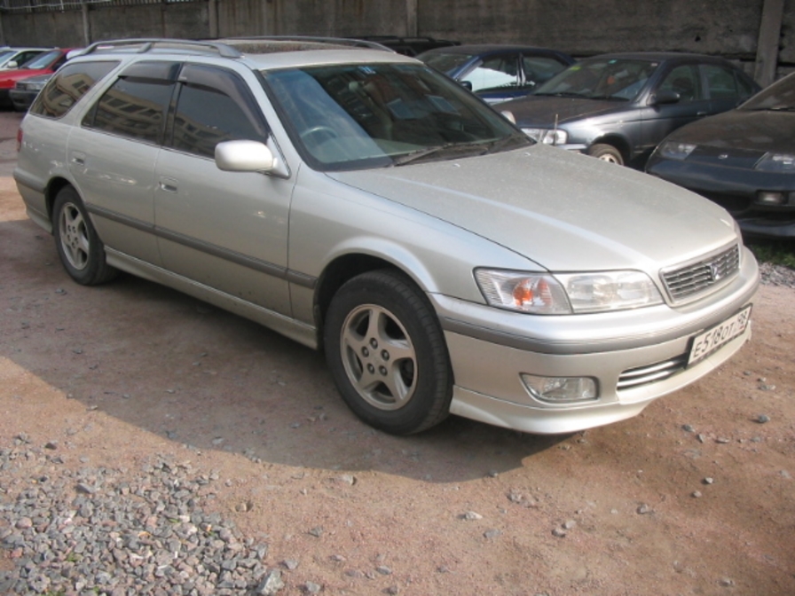 1999 Toyota Mark II Wagon Qualis Photos