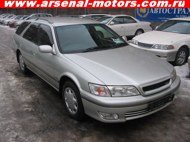 2000 Toyota Mark II Wagon Qualis Pictures