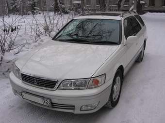 2000 Toyota Mark II Wagon Qualis Images