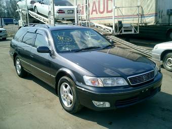 2001 Toyota Mark II Wagon Qualis Pics