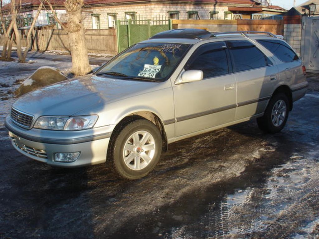 Toyota mark 2 qualis
