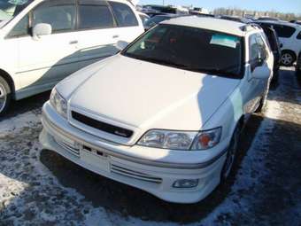 2001 Toyota Mark II Wagon Qualis Photos