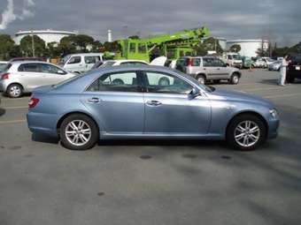 2004 Toyota Mark X Pictures