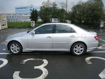 2004 Toyota Mark X Pictures