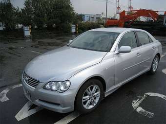 2004 Toyota Mark X Pictures