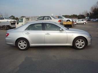 2004 Toyota Mark X Pictures