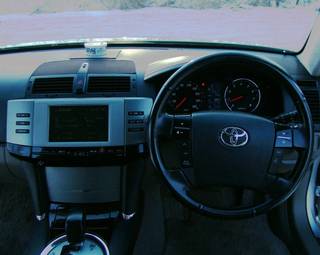 2004 Toyota Mark X Pictures