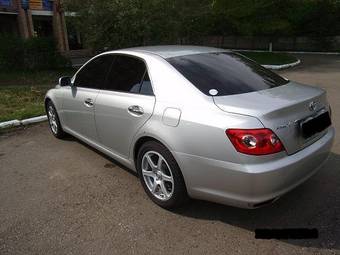 2004 Toyota Mark X Images