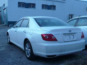 2004 Toyota Mark X Pictures