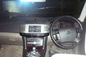 2004 Toyota Mark X Pictures