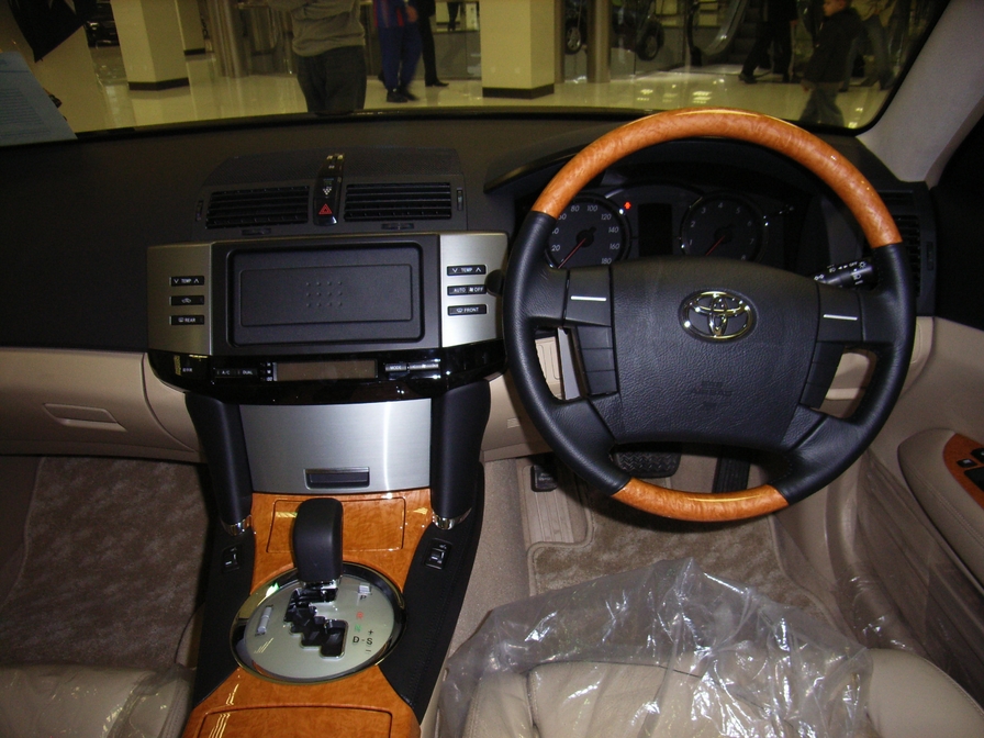 2005 Toyota Mark X Images