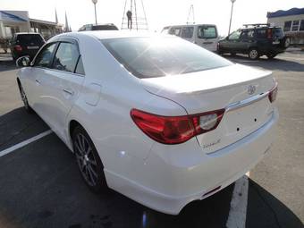 2010 Toyota Mark X Photos