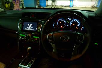 2010 Toyota Mark X Pictures